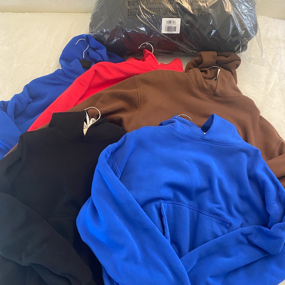 Yeezy X gap perfect hoodie/ round jacket